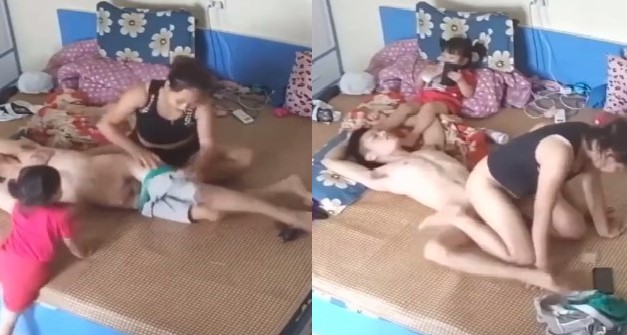 Bố mẹ địt nhau trước mặt con nhỏ - Sex Việt -  ()
